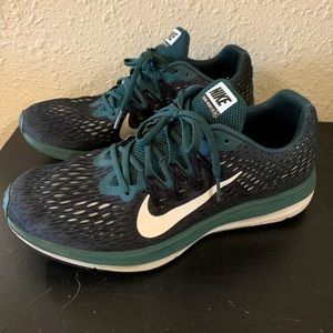 Nike ZOOM WINFLO 5 running shoes size 10.5